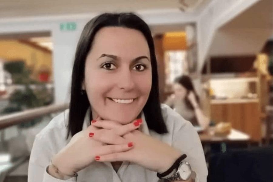 Јелица Кусмук, портрет уз текст о њеној поезији
